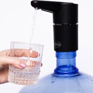 ViO E26-T, Электрическая помпа для воды ВиО, нажим стаканом, черная